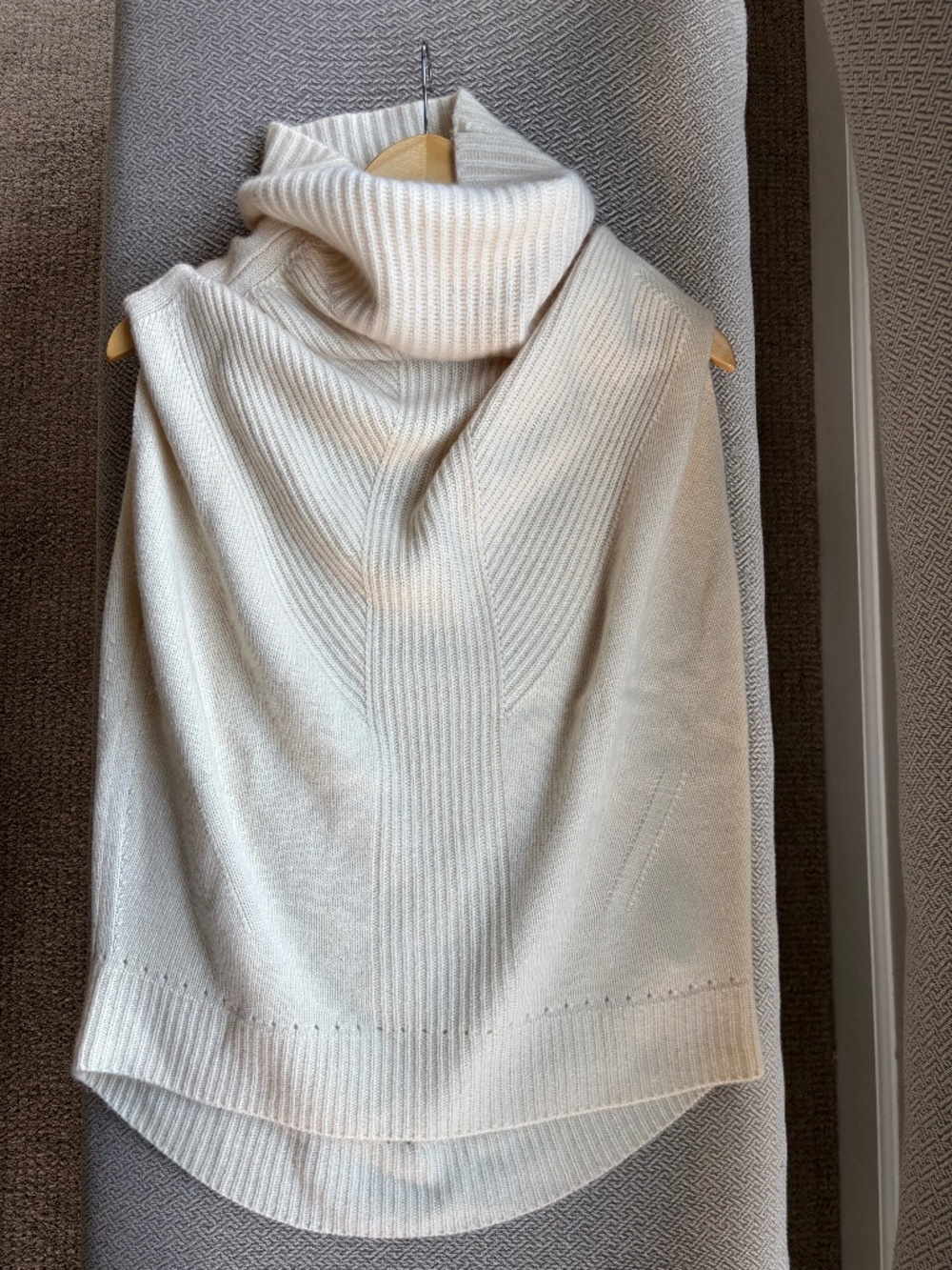 Anthropologie Moth Cashmere Sleeveless Sweater in Ivory